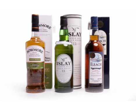 BOWMORE SMALL BATCH BOURBON CASK MATURED Islay Single Malt Scotch Whisky. 70cl, 40% volume, in carton. ISLAY 12 YEARS OLD Ble