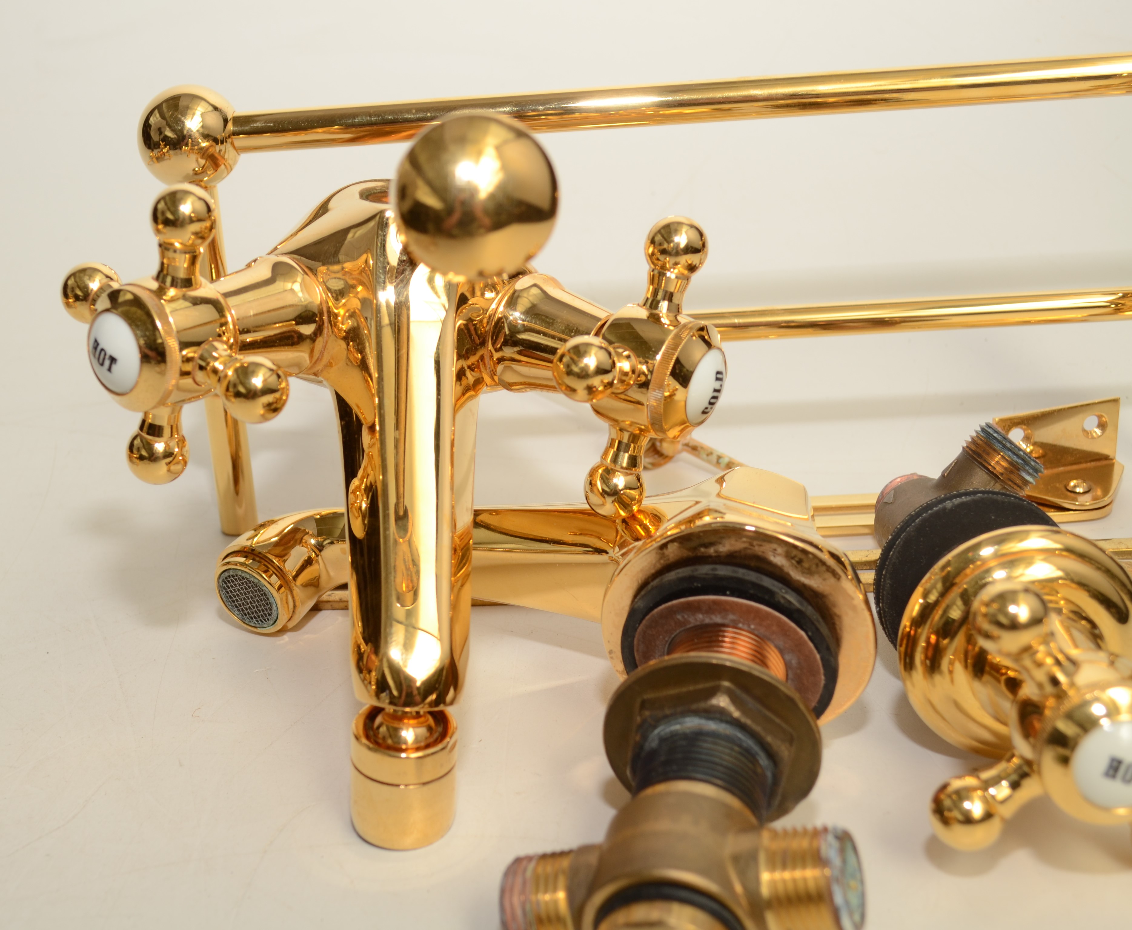 gold taps for bathroom sink