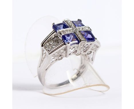 A 14CT WHITE GOLD AMETHYST AND DIAMOND RING.
