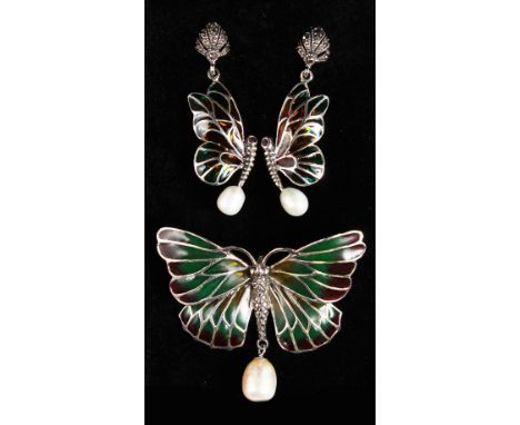 A SILVER AND ENAMEL PEARL BUTTERFLY BROOCH EARRINGS.