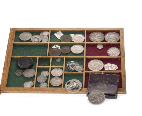 COLLECTION OF BRITISH COINAGE, including a Queen Victoria crown, two enamelled coin brooches and a cartwheel penny trinket bo