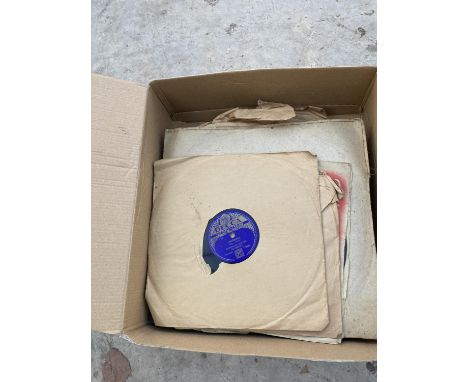 AN ASSORTMENT OF VINTAGE LP RECORDS 