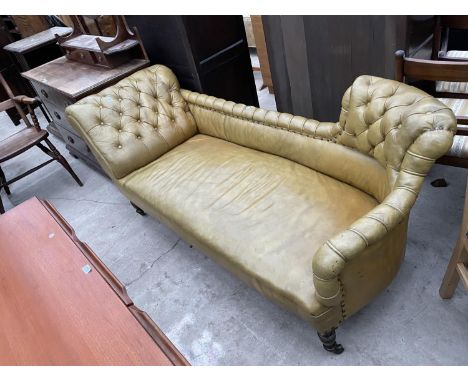 A LATE VICTORIAN BUTTON-BACK CHAISE LONGUE 