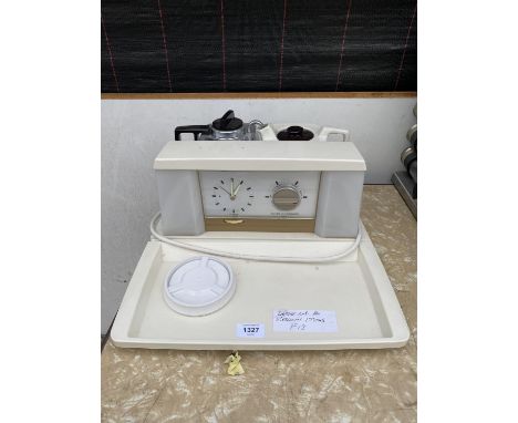AN ASSORTMENT OF KITCHEN ITEMS TO INCLUDE A TEASMADE, A LIQUIDISER AND A SPICE RACK ETC 