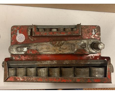 A VINTAGE SOCKET SET 