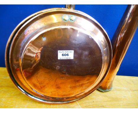 BED PAN AND HUNTING HORN
