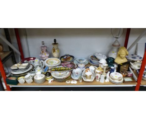 QUANTITY OF ASSORTED POTTERY INCLUDING LAMPS, PLATES, VASES, DISHES, TRINKET POTS ETC
