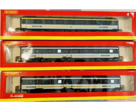Hornby OO Gauge 3x First Great Western MK2 Passenger Coaches All Boxed