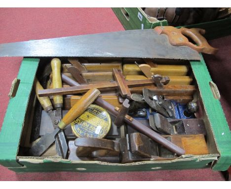 Woodworking Tools: Record No 4½ Plane, moulding and box planes, hammer, chisel, etc :- One Box