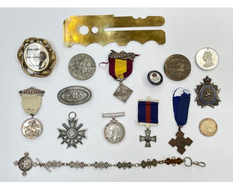 A quantity of mixed medals and badges including WWI War Medal to G.50411 PTE. J.G. SIMPSON MIDD'X R., Army Temperance Associa