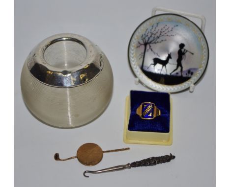 A 22ct gold signet ring; a 9ct gold Lindrick Ladies Golf stick pin; a gouache enamel pin dish; a Victorian button hook.