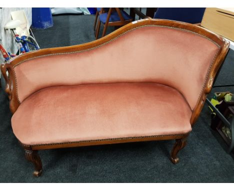 VINTAGE CHAISE LONGUE
