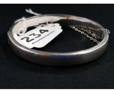 SILVER BANGLE 