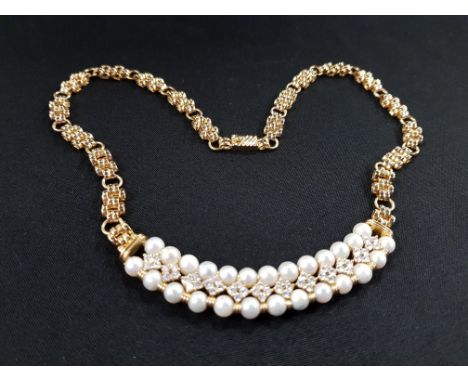 18 CARAT YELLOW GOLD 4 BAR GATE/LINK PEARL AND DIAMOND NECKLACE 18INCH LONG, NECKLETT COMPRISING OG 26 CULTURED PEARLS SET WI