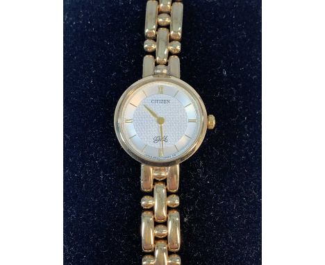 9CT LADIES CITIZEN GOLD BRACELET WRISTWATCH, engine turned dial, gilt Roman numerals to the quarters, baton markers, case bac