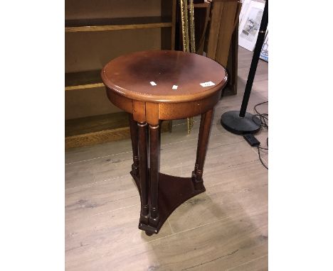 ROUND LAMP TABLE WITH DRAWER