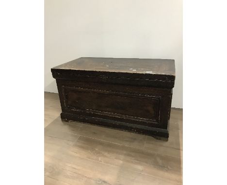 VINTAGE BLANKET BOX