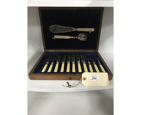 OAK CANTEEN OF FISH CUTLERY (1 FORK MISSING)