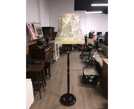 VINTAGE STANDARD LAMP