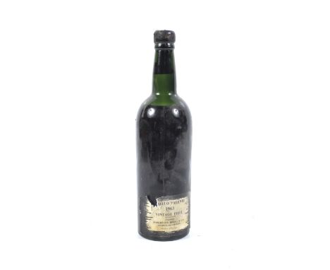 A bottle of Robello Valante1963 vintage port. Bottled by Robertson Bros and Co 1965, no qty or vol shown.