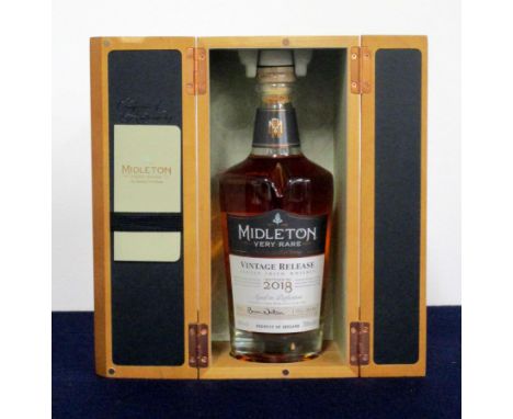 1 70-cl bt Midleton Very Rare Vintage Release 2018 Finest Irish Whiskey Polished wooden presentation case