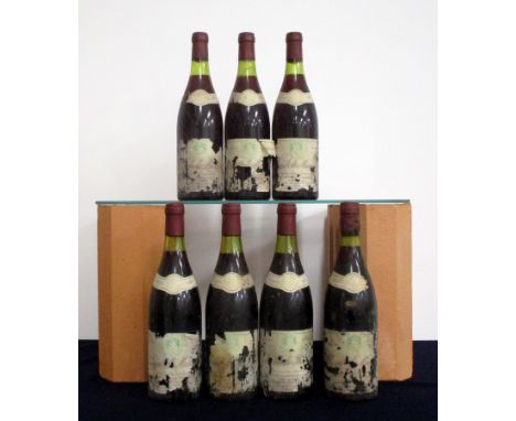 6 bts Chambolle-Musigny 1er Cru 1982 Corney &amp; Barrow ts, bs/cdl/pt dis 1 bt Chambolle-Musigny 1er Cru Vintage Unknown (be