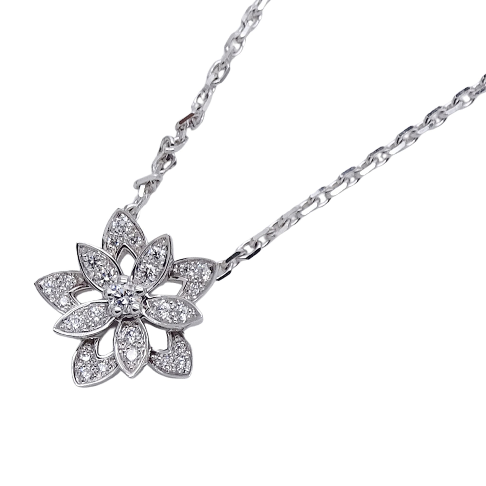 Van Cleef & Arpels women\'s necklace, brand name, 750WG diamond lotus mini white gold jewelry.