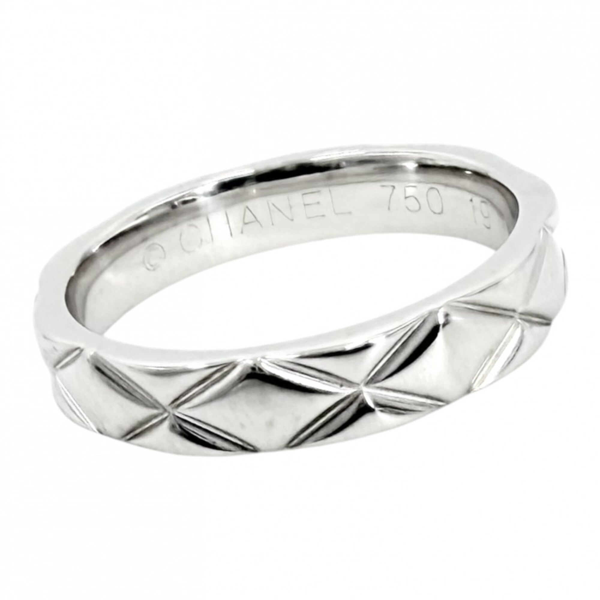 Chanel women\'s ring, MatelassŽ design, Au750 18K white gold, size 47, approximately 3.4g.