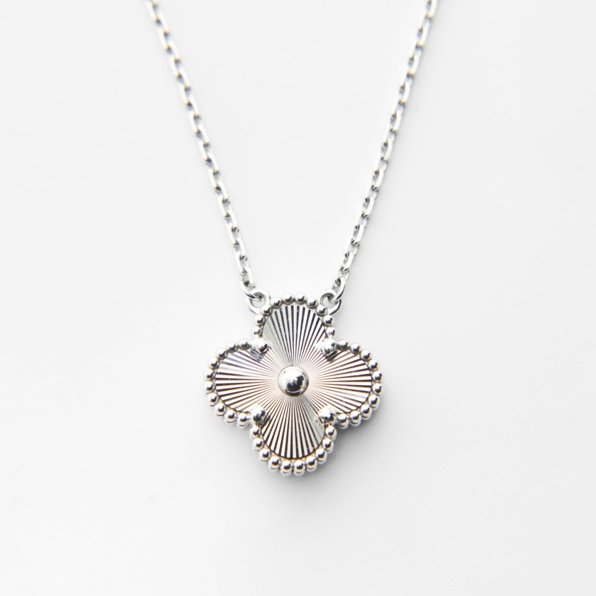 Van Cleef & Arpels Au750 Alhambra Guilloche White Gold Necklace Silver