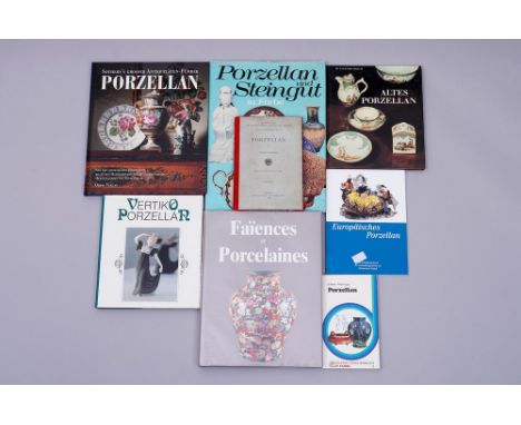 Konvolut Fachbücher, Porzellan/Keramik, 8-tlg. A. Brüning, Porzellan, 1907, G. Brühl, Vertiko Porzellan, 1989, R. Müller-Krum