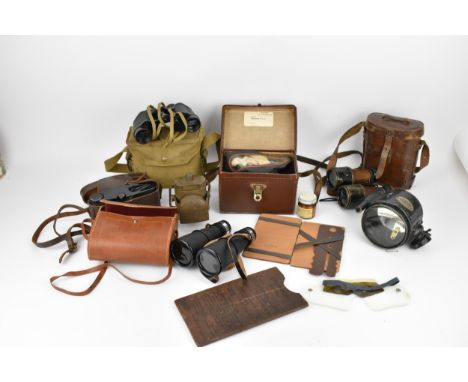 Mixed First World War and later items to include a WWI Lamp Electric Signalling Daylight Mark II dated 1918, a pair of Derais