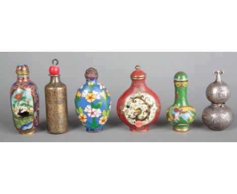 A GROUP OF SIX CHINESE SNUFF BOTTLES including a silvered metal snuff bottle of double gourd form, signed to the base, 6cm hi