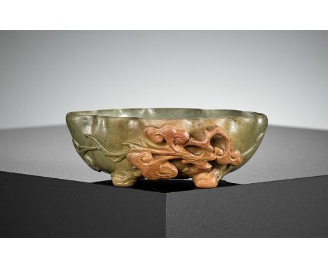 A DUAN STONE 'BAT AND LINGZHI' WASHER, QING DYNASTY 清代端石蝙蝠靈芝筆洗China, 1644-1912. Superbly carved, the foliate lobed washer sup