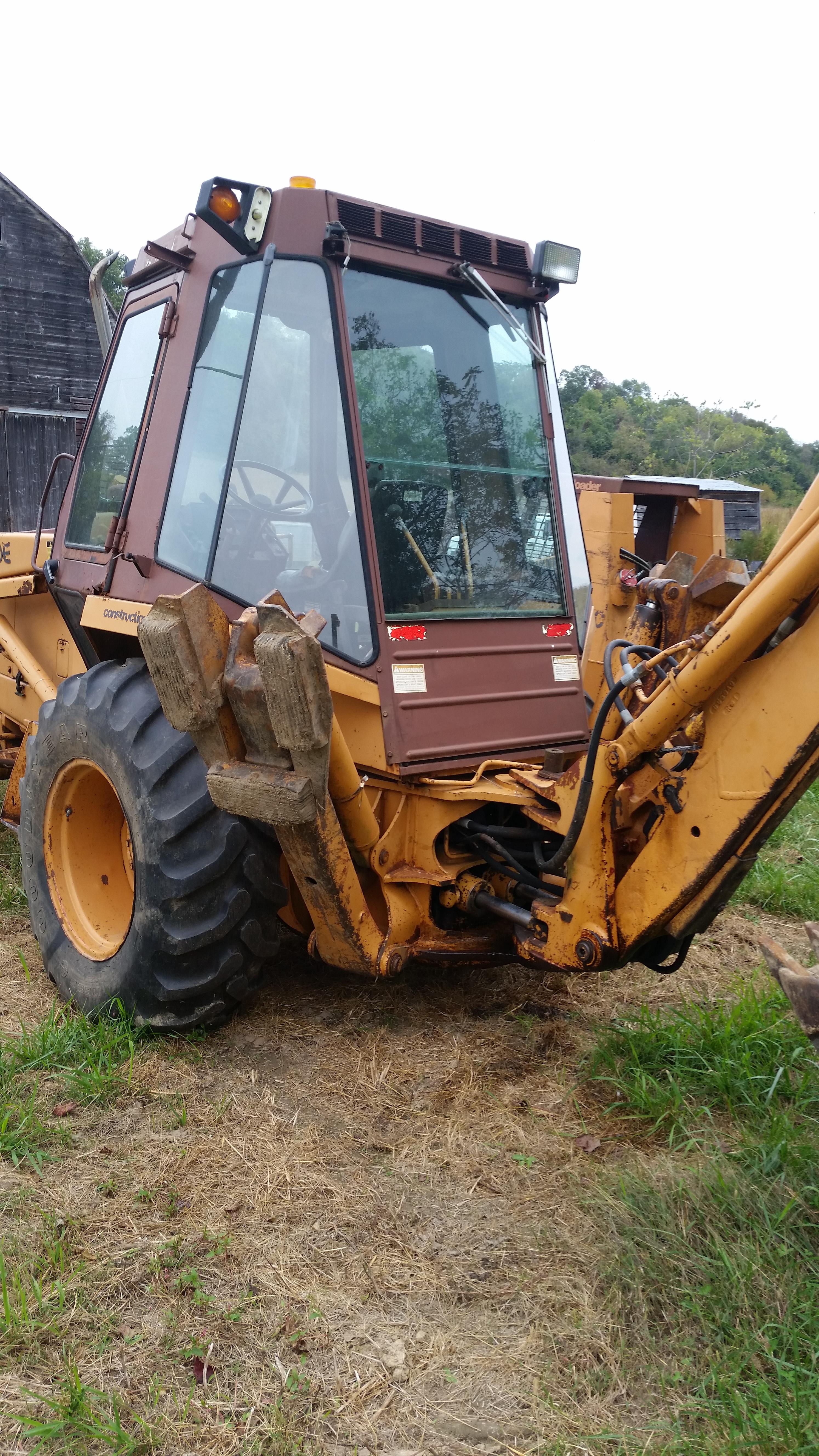 Case 580E backhoe 4WD, extendahoe, thumb