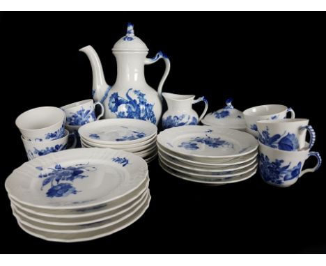 A Royal Copenhagen porcelain part matched coffee service, blue flowers pattern, comprises coffee pot and cover, 10-1517; suga