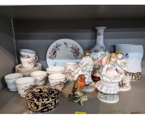 Ceramics to include a Wedgwood Sandon part teaset, three Coalport figurines, a Goebel model of a robin, a modern Chinese vase