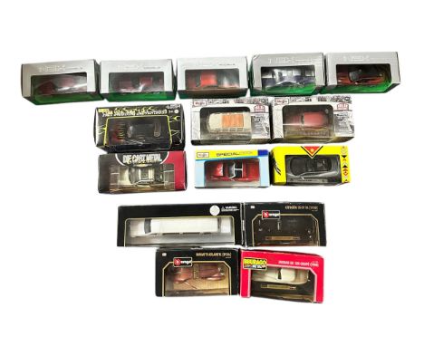 1/24th scale diecast collection, generally excellent in excellent to good plus boxes, with Welly NEX (5), Maisto, Burago, etc