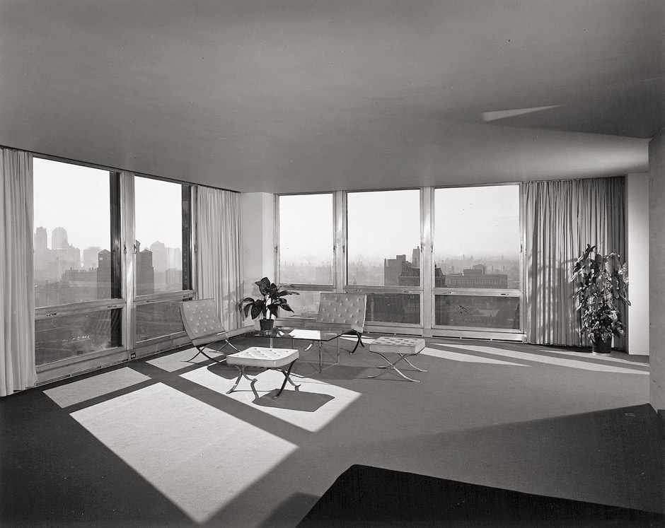 Mies van der Rohe, Ludwig Apartment interior of 860880 Lake Shore