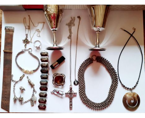 Victorian and later silver, white metal and costume jewellery to include a 19th Century gold-plated swivel brooch, a Niello 1