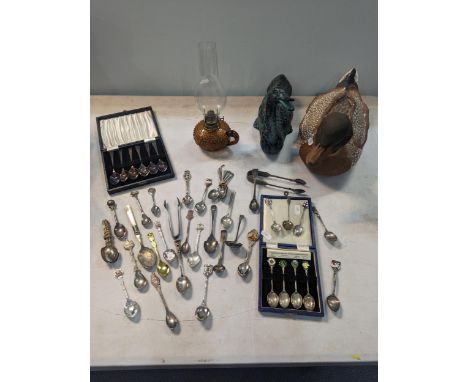 A mixed lot to include a cased set of silver and enamel England, Ireland, Scotland and Wales spoons and others along with sil