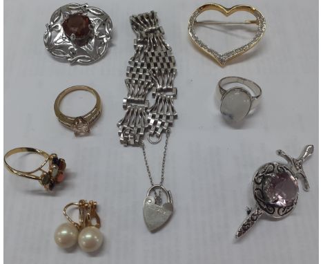 Costume jewellery to include a silver gate link bracelet, Scottish brooches, faux pearl earrings, rings and a brooch Location