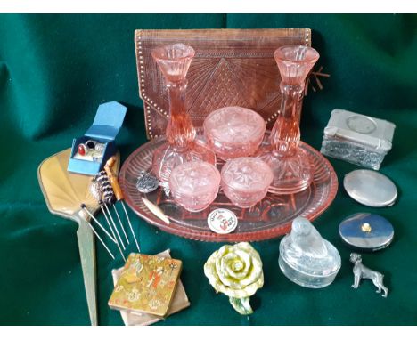 A small vintage lot to include a mid 20th Century pink glass dressing table set, an Art Deco hand mirror, a Vogue compact hav