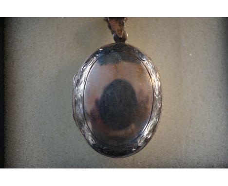 Silver Photo Pendant &amp; Chain