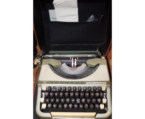 Imperial Beginners Portable Typewriter 