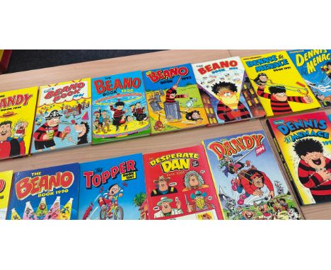 Selection of hardback vintage Beano annuals 