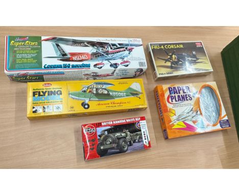 Selection of vintage aircraft model kits to include ' Super stars Cessna 150 aerobat', ' Guillows flying model' etc