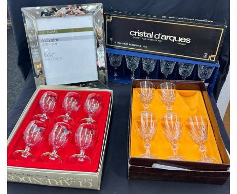 Box set of 6 Ravenhead Clarendon english cut glass wine glasses, 6 boxed Chantilly beaugency glasses, 2 Catheral crystal glas