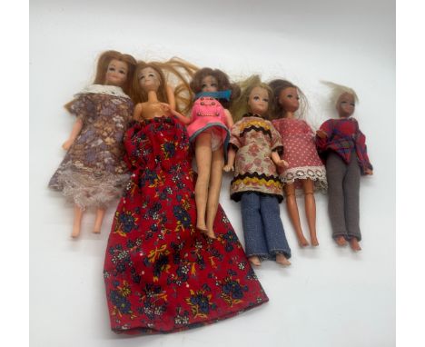 Selection of vintage Pippa dolls 