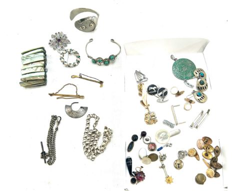 Selection of vintage and later costume jewellery 