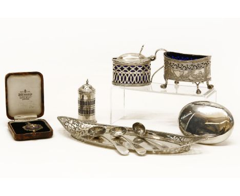 A silver snuff box, together with a pepper pot, mustard pot, open salt, three silver spoons, and a pierced silver tray (qty)